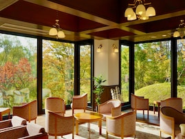 【楽天トラベルセール】「裏磐梯五色沼天然温泉源泉かけ流し貸切風呂の宿　ときわすれ」が特別価格で登場中