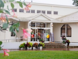 カップルで行きたいと思う「青森県の道の駅」ランキング！ 2位「奥入瀬」を抑えた1位は？【2025年調査】