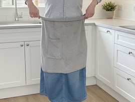 【スリーコインズ】秒で装着！ まさに“エプロン革命”の「クイックエプロン」