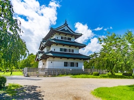 お金持ちが多いイメージの「青森県の自治体」ランキング！ 2位「弘前市」を抑えた1位は？【2025年調査】