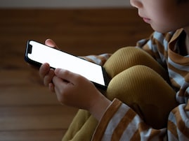 「それは定規」と言い張るけれど……。冬休み明け、お年玉で買った「謎の文具」に先生の本音