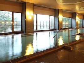 【群馬県の人気ホテル】「草津温泉ホテル 櫻井」は日本の名湯を心ゆくまで堪能できる華やかな宿