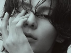 「美しくてびっくり」ラウール、タイで“スーパーモデル”ショット公開「犯罪級に凄くて救急車いります」