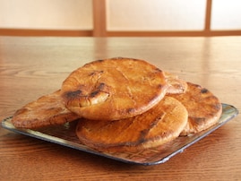 家族に喜ばれそうな「埼玉県の1200円～1700円未満のお土産」ランキング！ 2位「草加せんべい」、1位は？