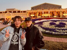 「デートしたんだね」WEST. 中間淳太、クリスマスにディズニーショット公開！ 「相変わらず仲良し」