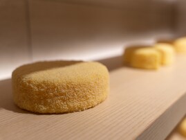 北海道らしさを感じる「1500円以上のお土産」ランキング！ 2位「ドゥーブルフロマージュ（ルタオ）」を抑えた1位は？【2025年調査】