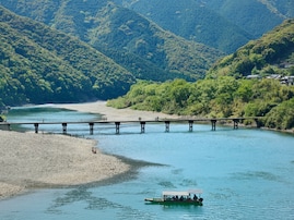 年末年始に行きたいと思う「高知県の道の駅」ランキング！ 2位「四万十大正」を抑えた1位は？【2025年調査】