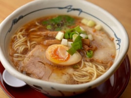 広島県らしさを感じる「1000円～1500円未満のお土産」ランキング！ 2位「尾道ラーメン」を抑えた1位は？