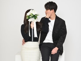 「やばい！むちゃくちゃおめでとう」イケメンアナウンサー、結婚を報告！ 妻とのツーショット公開