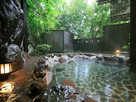 【楽天トラベル新春フェア】「箱根温泉 鶴井の宿 紫雲荘」が特別価格で登場中