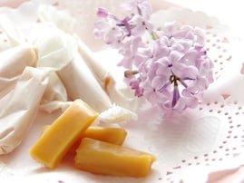 家族に喜ばれそうな「北海道の1000円未満のお土産」ランキング！ 2位「生キャラメル（花畑牧場）」を抑えた1位は？【2025年調査】