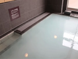 【茨城県の人気スーパー銭湯】「岩盤温浴リゾート ココプララ」はリゾート感溢れる癒やし施設。地域最大級の岩盤浴でリラックス