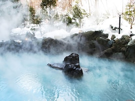 【北海道の人気ホテル】「登別温泉 ホテル まほろば」は日本最大級の露天風呂と多彩な泉質を誇る温泉の楽園