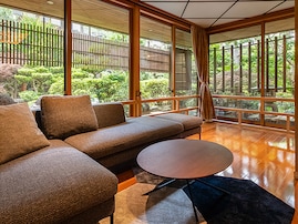 【福井県の人気ホテル】「あわら温泉 伝統旅館のぬくもり 灰屋」は自家源泉から湧き出る天然温泉を楽しめる