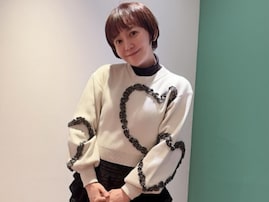 51歳・華原朋美、ほっそり美脚ショット公開！ ばっさりカットでショートヘアに。大胆イメチェンの最新ショット