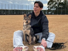 イケメンバレー選手、キス＆耳食べショットに反響！ 「なんなのーこのイチャイチャ感」「困惑気味(笑)」