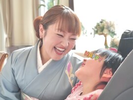 「40歳!?」柳原可奈子、誕生日祝いで脳性まひの長女＆次女とアフタヌーンティーへ！「子供達優しいね」