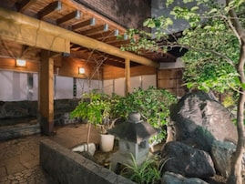 【大阪府の人気スーパー銭湯】「おふろや和光」は都会の喧騒を忘れさせる庭園露天風呂が魅力。ハイレベルなサウナでリラックス