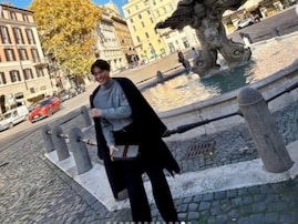 「また銅像の真似してるん」福士蒼汰、イタリアでのイケメンショットに「後頭部 レアだわ最高」反響！