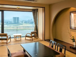 【岐阜県の人気ホテル】「長良川温泉 十八楼」が選ばれる理由