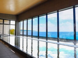 【大阪府の人気スーパー銭湯】「天然温泉 泉州の湯 関西空港」は海と空の絶景が魅力。サウナやレストランも充実