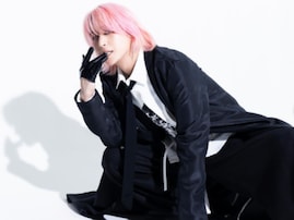 「リムレス佐久間の破壊力」佐久間大介、色っぽい雑誌オフショットに反響！ 「全佐久間担が悶絶」