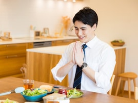 「正直、居心地がいい」39歳男性、年収400万円。「お金が貯まりやすい」実家暮らし、現在の貯金額は？