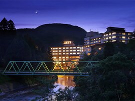 【岩手県の人気ホテル】「志戸平温泉 湯の杜 ホテル志戸平」は日常から解き放たれる潤いの渓流リゾート