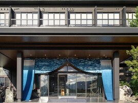 【楽天トラベル特別セール】「原鶴温泉 泰泉閣」が今だけ特別価格に！ 開放感あふれる露天と個性派湯処【2月10日】