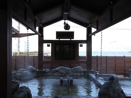 【大阪府の人気スーパー銭湯】「堺浜楽天温泉 祥福」は開放感のある露天風呂と岩盤浴が魅力の施設