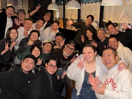 「このお笑い芸人の中に朝比奈いるのすごいな」芸人大集合ショットに反響「メンバーえぐ」「すごい面子」