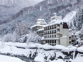 【楽天トラベル×スーパーDEAL】「瀬見温泉 ゆめみの宿 観松館」が実質30％引き！ 仲居のおもてなしと郷土料理が自慢【2月16日】