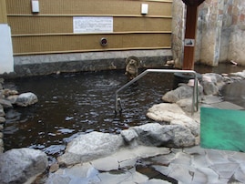 【大分県の人気スーパー銭湯】「明野アサヒ温泉」は世界でも珍しい「植物性モール泉」を楽しめる施設。源泉100％の天然温泉でリラックス