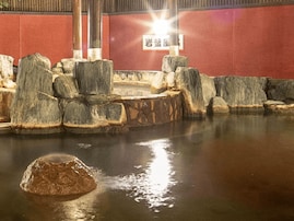 【兵庫県の人気スーパー銭湯】「天然温泉 あぐろの湯」は広々とした癒やし空間が魅力の施設。11種類の浴槽と2種類のサウナでリラックス