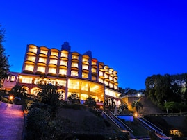 【楽天トラベルスーパーSALE】「里創人倶楽部 伊勢志摩」が今だけ特別価格に！ 伊勢志摩の海を望む温泉リゾートと旬の海鮮会席を満喫【3月15日】