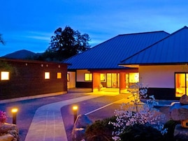 【楽天トラベル売れ筋1位】「座敷わらし伝説の宿 緑風荘」は座敷わらしの伝説が語り継がれる宿【3月20日】