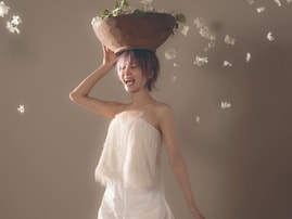 「短い…ビックリ」LiSA、超ミニ丈から美脚披露「えっ！？めっちゃ可愛い」「好きすぎる髪型似合いすぎ」