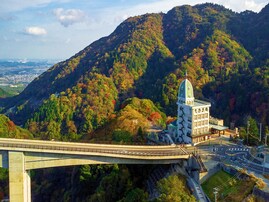 【楽天トラベル売れ筋1位】「湯の山温泉 彩向陽」が選ばれる理由