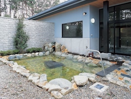 【栃木県の人気日帰り温泉】「塩原あかつきの湯」は源泉100％掛け流しのお風呂で美肌の湯が自慢の施設