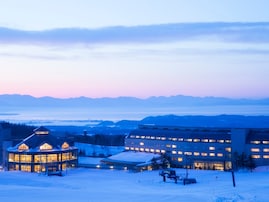 【楽天トラベル売れ筋1位】「磐梯山温泉ホテル by 星野リゾート」はスキー場隣接で四季を楽しむ高原リゾート【3月22日】