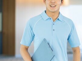 「親にお金を多く渡したい」44歳の介護士男性、年収350万円、貯金1000万円。実家暮らしの理由は