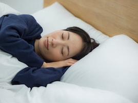 実家暮らしに「甘えがあるのではないか」。29歳女性、事務職で年収380万円。都心での貯蓄は難しいと語る