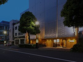 【東京都の人気日帰り温泉】「両国湯屋江戸遊」は江戸の風情とモダンが融合した施設。北斎の浮世絵が彩るお風呂でリラックス