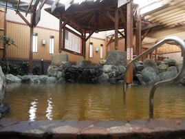 【広島県の人気スーパー銭湯】「塩屋天然温泉ほの湯楽々園」は天然温泉かけ流しが自慢の施設。14種類のお風呂とチムジルバンでリラックス