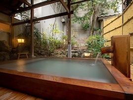 【楽天トラベルセール】福島県「岳温泉 あだたらの宿 扇や」が今だけ特別価格に！ 珍しい酸性泉を源泉かけ流しで堪能【3月29日】