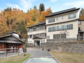 【蔵王温泉の人気ホテル】「蔵王温泉 おおみや旅館」は創業1000年の歴史と大正ロマンが息づく老舗宿