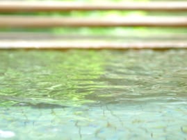 【茨城県の人気スーパー銭湯】「石岡健康センター」は22時間営業でリフレッシュできる施設。天然鉱石温泉「光明石」でリラックス