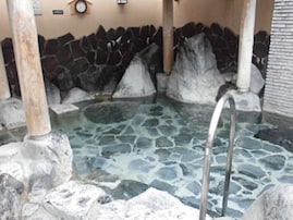 【宮城県の人気スーパー銭湯】「極楽湯 名取店」は充実した浴槽とサービスが魅力の施設。多彩なお風呂とサウナでリラックス