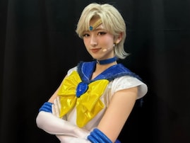 「あまりにも美しい」梶川愛美、美しいセーラー戦士姿公開！ 「ウラヌスのイメージにピッタリ」「綺麗」