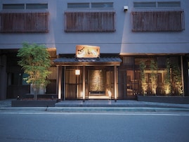 【楽天トラベルセール】「会津東山温泉 月のあかり」が特別価格で登場中